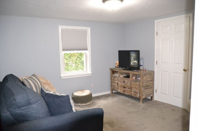 545 W Water St, Rockland, MA 02370