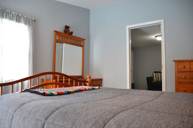 545 W Water St, Rockland, MA 02370