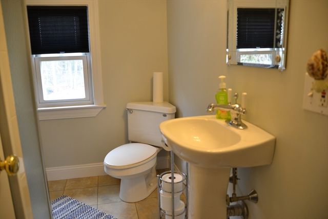 545 W Water St, Rockland, MA 02370