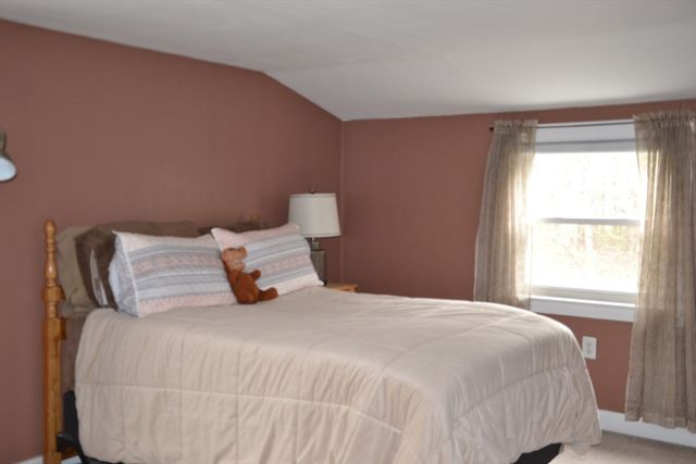 545 W Water St, Rockland, MA 02370