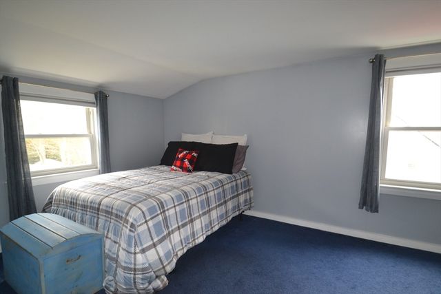 545 W Water St, Rockland, MA 02370