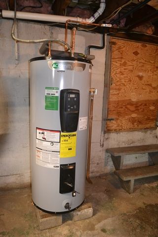 545 W Water St, Rockland, MA 02370