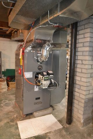 545 W Water St, Rockland, MA 02370