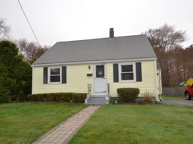 545 W Water St, Rockland, MA 02370