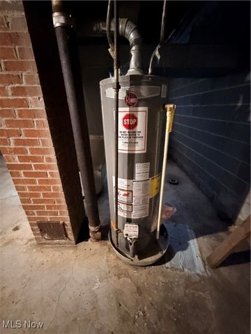 18404 Neff Road, Cleveland, OH 44119