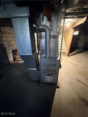 18404 Neff Road, Cleveland, OH 44119