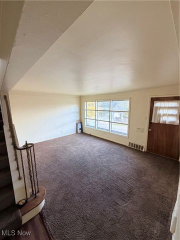 18404 Neff Road, Cleveland, OH 44119