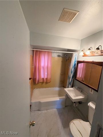 18404 Neff Road, Cleveland, OH 44119