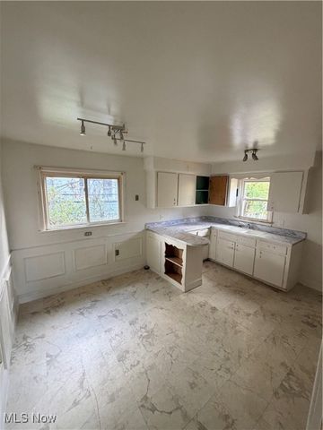 18404 Neff Road, Cleveland, OH 44119