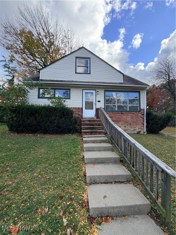 18404 Neff Road, Cleveland, OH 44119