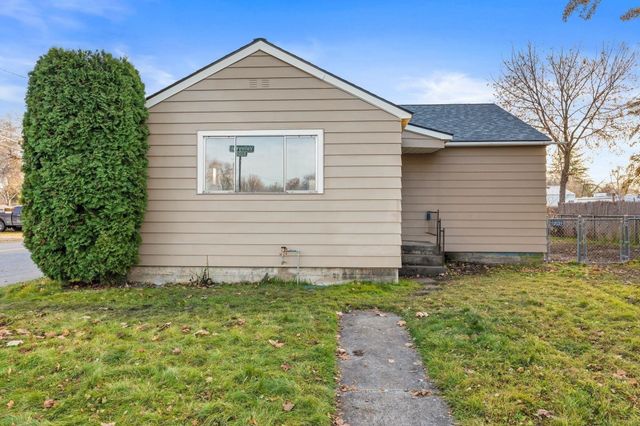 8222 E Valleyway Ave, Spokane Valley, WA 99212