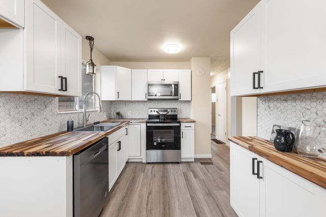 8222 E Valleyway Ave, Spokane Valley, WA 99212