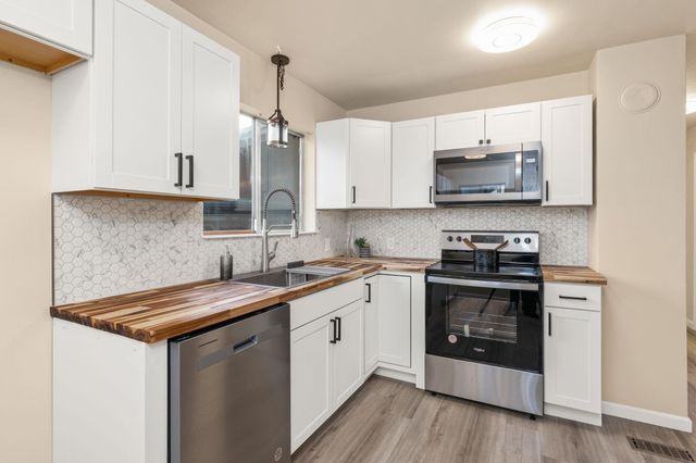 8222 E Valleyway Ave, Spokane Valley, WA 99212