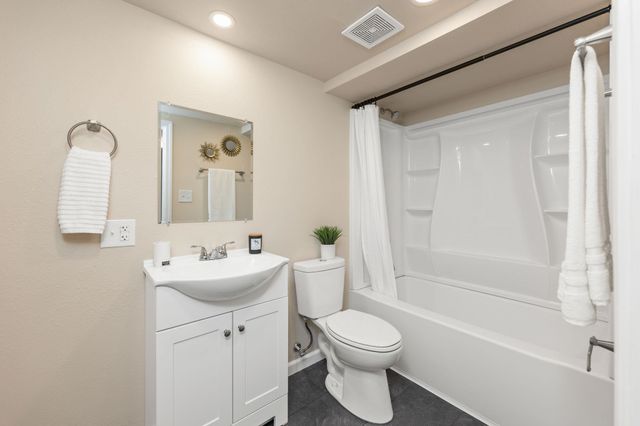 8222 E Valleyway Ave, Spokane Valley, WA 99212