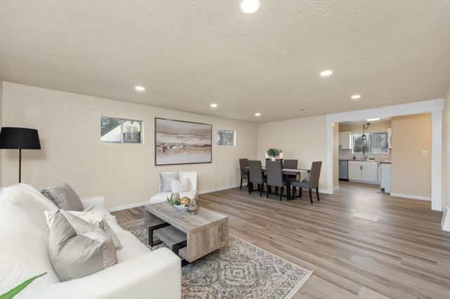 8222 E Valleyway Ave, Spokane Valley, WA 99212