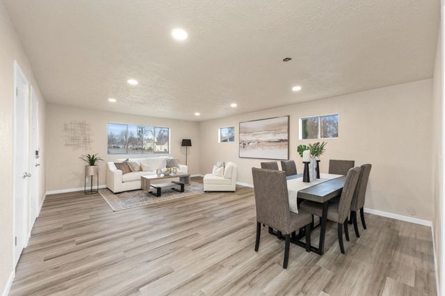 8222 E Valleyway Ave, Spokane Valley, WA 99212