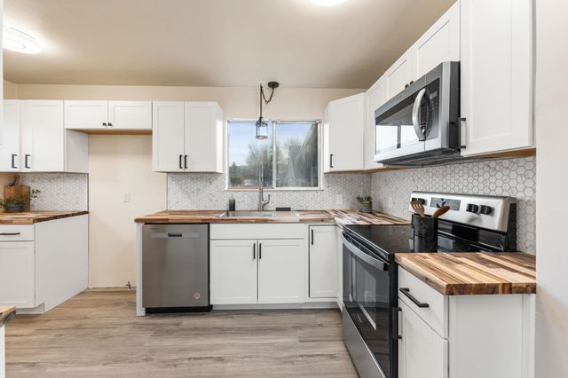 8222 E Valleyway Ave, Spokane Valley, WA 99212