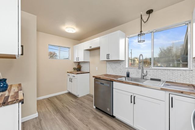 8222 E Valleyway Ave, Spokane Valley, WA 99212