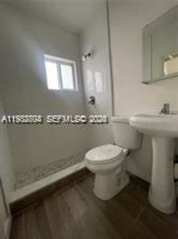 572 NE 67th St 5, Miami, FL 33138