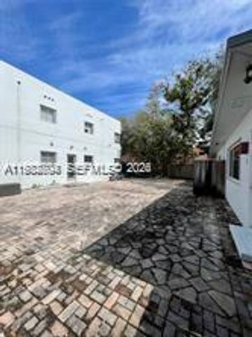 572 NE 67th St 5, Miami, FL 33138