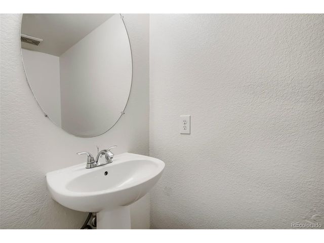 19856 E Villanova Dr, Aurora, CO 80013