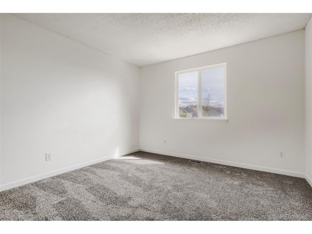 19856 E Villanova Dr, Aurora, CO 80013