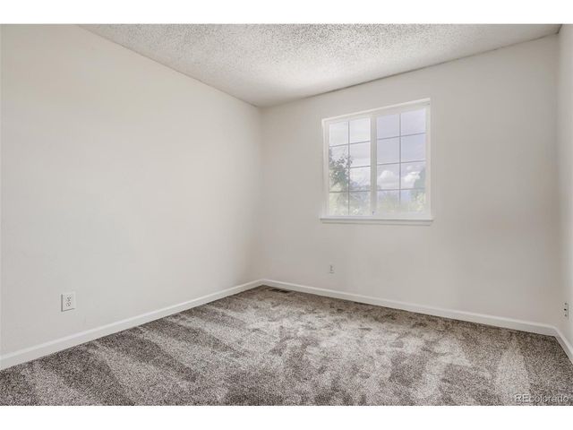 19856 E Villanova Dr, Aurora, CO 80013