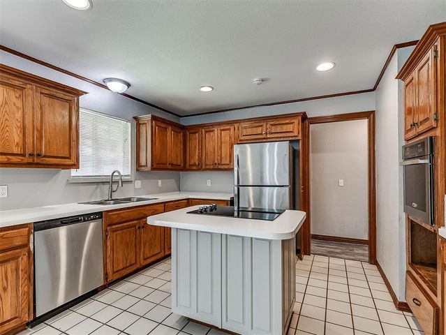 1125 Richmond Road, Edmond, OK 73034