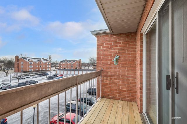 240 S Rush Street 3A, Itasca, IL 60143
