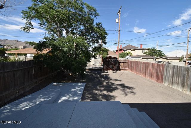 1214 N Kansas Street, El Paso, TX 79902