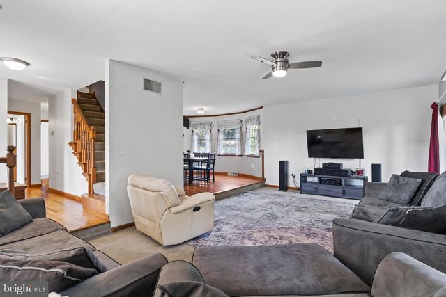 64 S PIN OAK DR, Boiling Springs, PA 17007