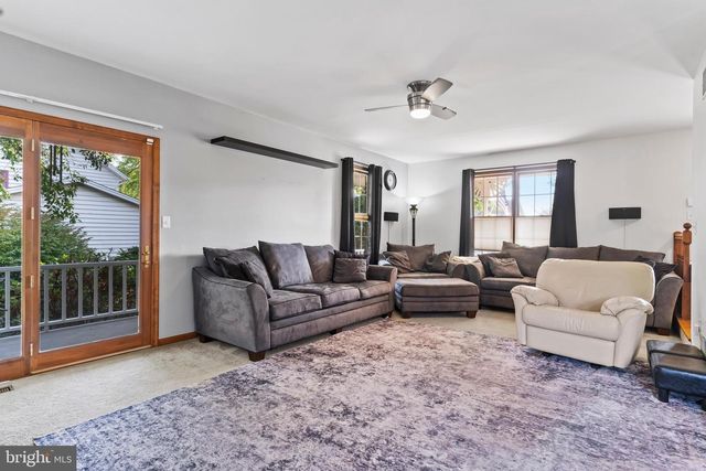 64 S PIN OAK DR, Boiling Springs, PA 17007