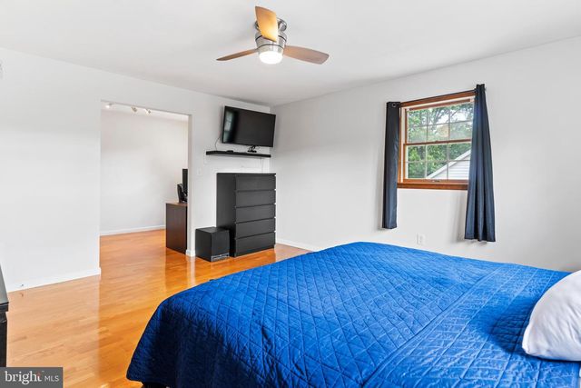 64 S PIN OAK DR, Boiling Springs, PA 17007