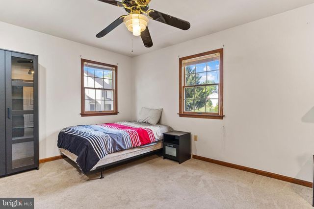 64 S PIN OAK DR, Boiling Springs, PA 17007