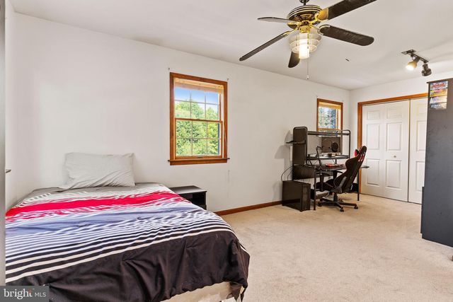 64 S PIN OAK DR, Boiling Springs, PA 17007