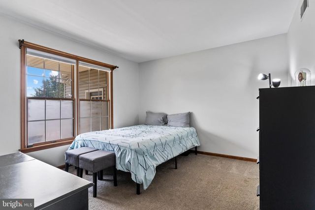 64 S PIN OAK DR, Boiling Springs, PA 17007
