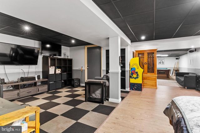 64 S PIN OAK DR, Boiling Springs, PA 17007