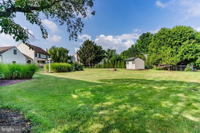 64 S PIN OAK DR, Boiling Springs, PA 17007