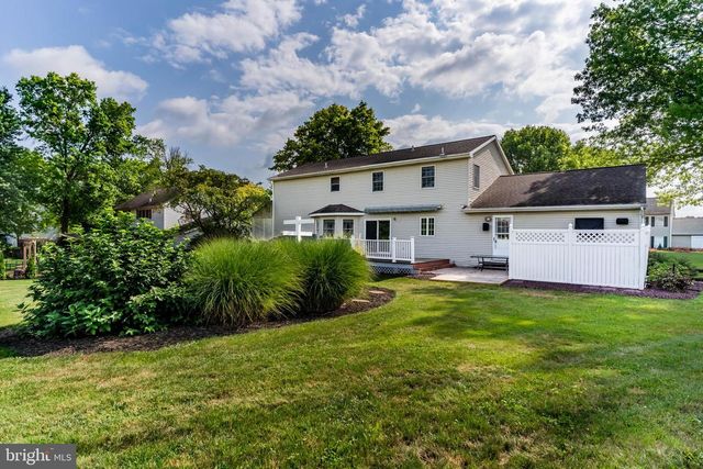 64 S PIN OAK DR, Boiling Springs, PA 17007
