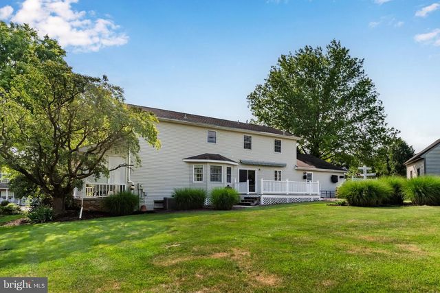 64 S PIN OAK DR, Boiling Springs, PA 17007