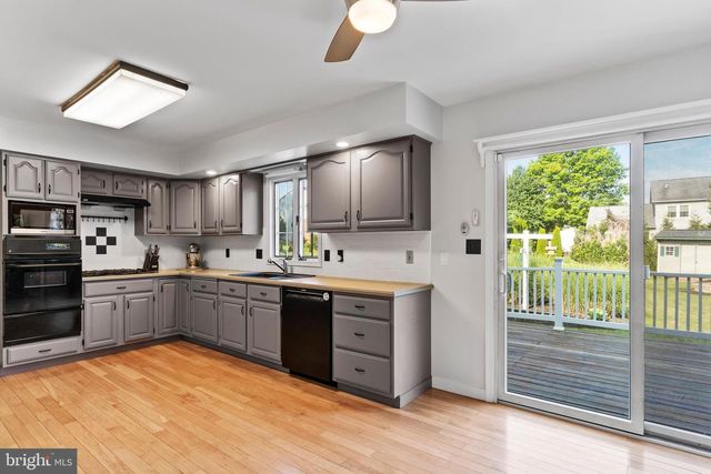 64 S PIN OAK DR, Boiling Springs, PA 17007