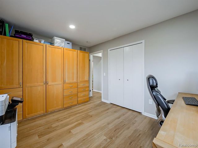 9900 S Big School Lot Lake Road, Holly, MI 48442