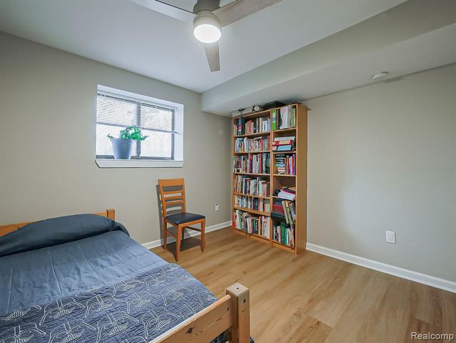 9900 S Big School Lot Lake Road, Holly, MI 48442