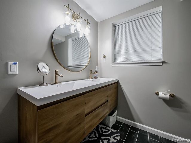 9900 S Big School Lot Lake Road, Holly, MI 48442