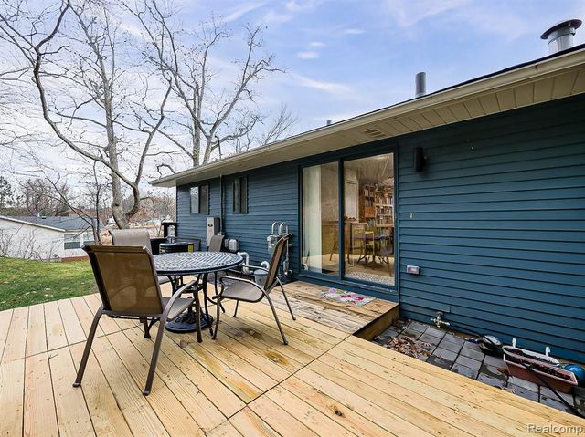 9900 S Big School Lot Lake Road, Holly, MI 48442