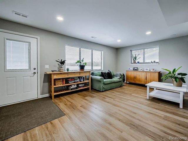 9900 S Big School Lot Lake Road, Holly, MI 48442