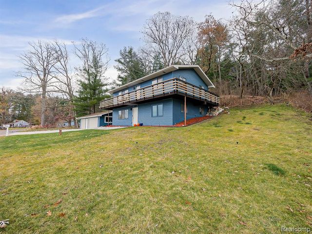 9900 S Big School Lot Lake Road, Holly, MI 48442