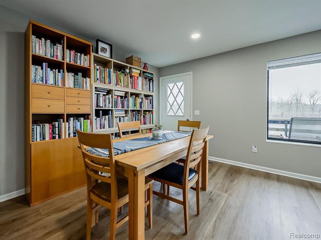 9900 S Big School Lot Lake Road, Holly, MI 48442