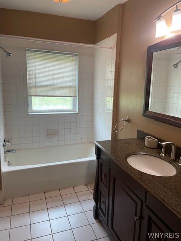 382 Elmwood 2, Buffalo, NY 14222