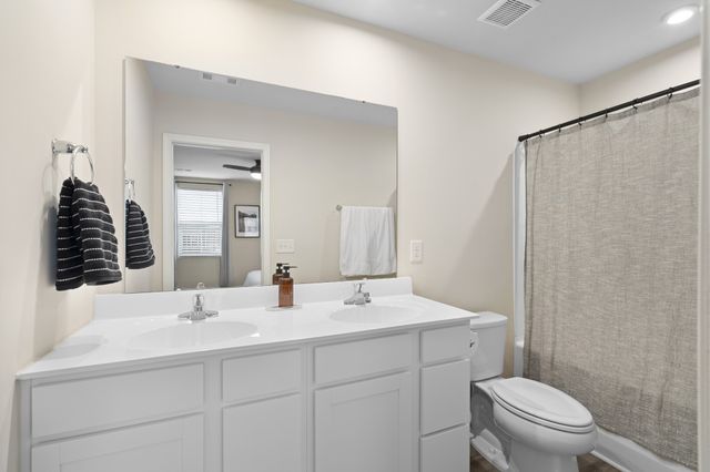 2288 Brokeshire Dr, White House, TN 37188